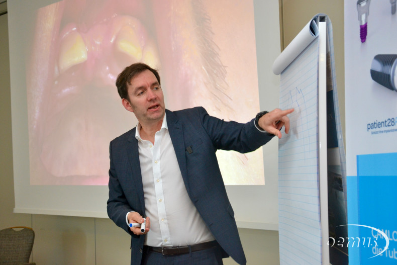 Der Freitagmittag startete mit Seminaren und Workshops, so zum Beispiel das Seminar „Weichgewebsmanagement“ mit Dr. Theodor Thiele. 