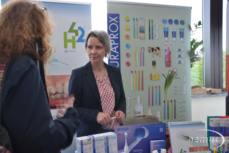 In den Pausen konnte die Industrieausstellung besucht werden.