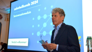 Zahnheilkunde 2024: Seniorenzahnmedizin im Fokus
