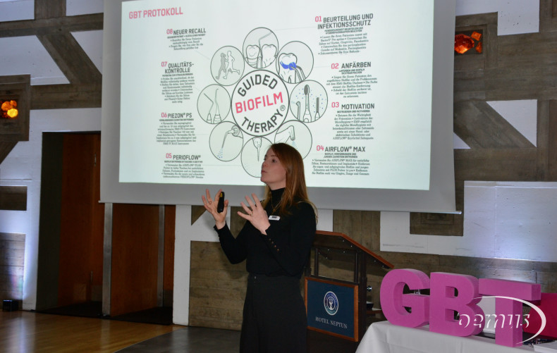 EMS-Workshop “Guided Biofilm Therapie – präzise, schonend, nachhaltig“ mit Veronika Martens.