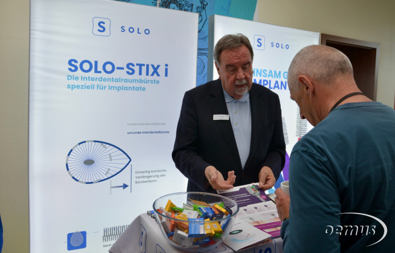 In den Pausen konnte die Industrieausstellung besucht werden.