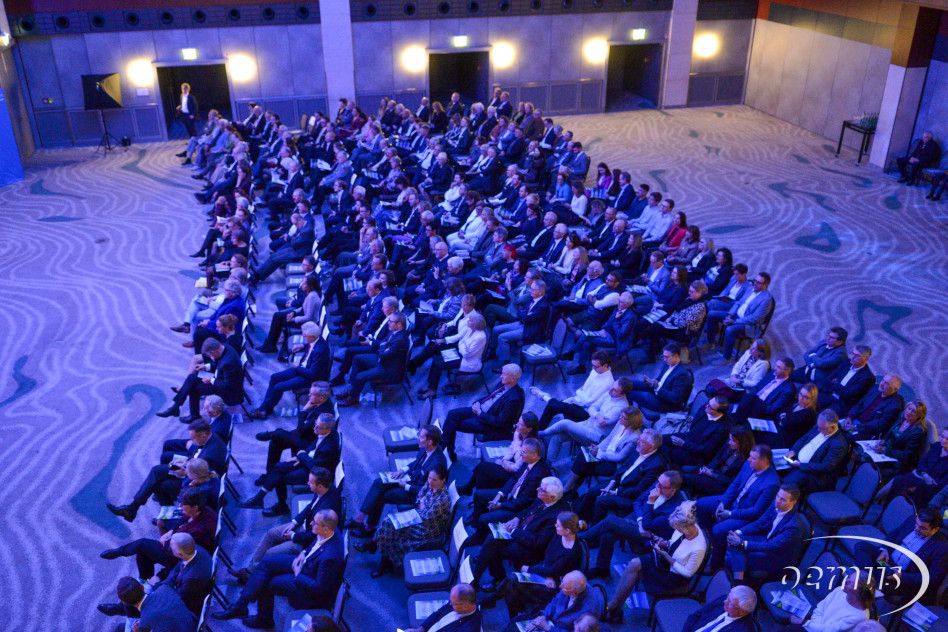 Der Bayerische Zahnärztetag vom 23. bis 25. Oktober stand unter dem Leitmotiv „Fortschritte der Zahnheilkunde in Bayern“. Veranstaltet wurde der zentrale Fortbildungskongress der bayerischen Zahnärzte von der Bayerischen Landeszahnärztekammer (BLZK) in Kooperation mit der Kassenzahnärztlichen Vereinigung Bayerns (KZVB).