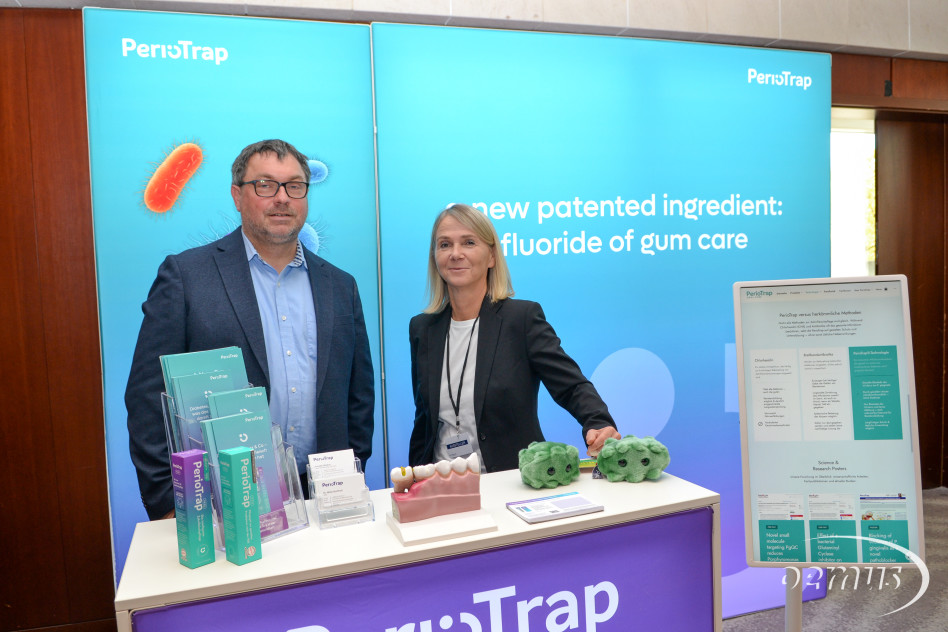 Am Stand der Fa. PerioTrap