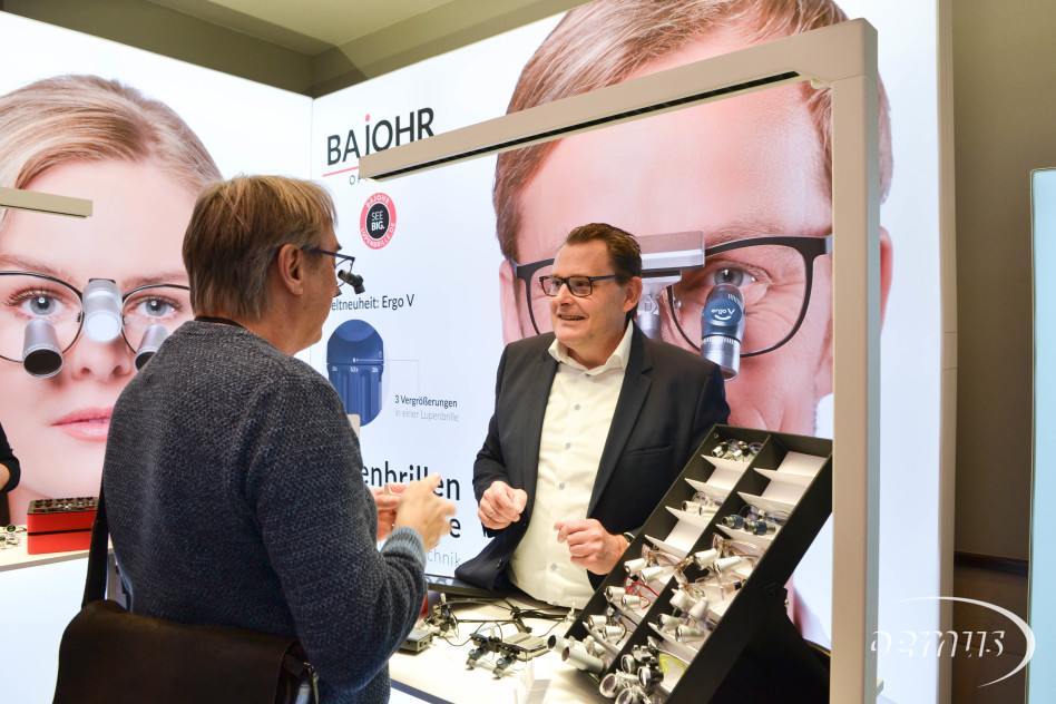 Am Stand der Fa. Bajohr