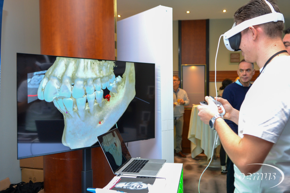 Nicht nur schauen, auch ausprobieren war in der begleitenden Dentalausstellung möglich.