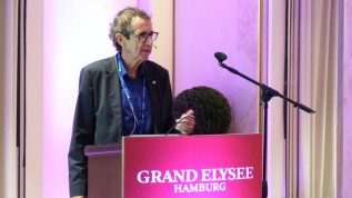 Prophylaxe 2.0: Erfolgreicher MUNDHYGIENETAG 2023 in Hamburg