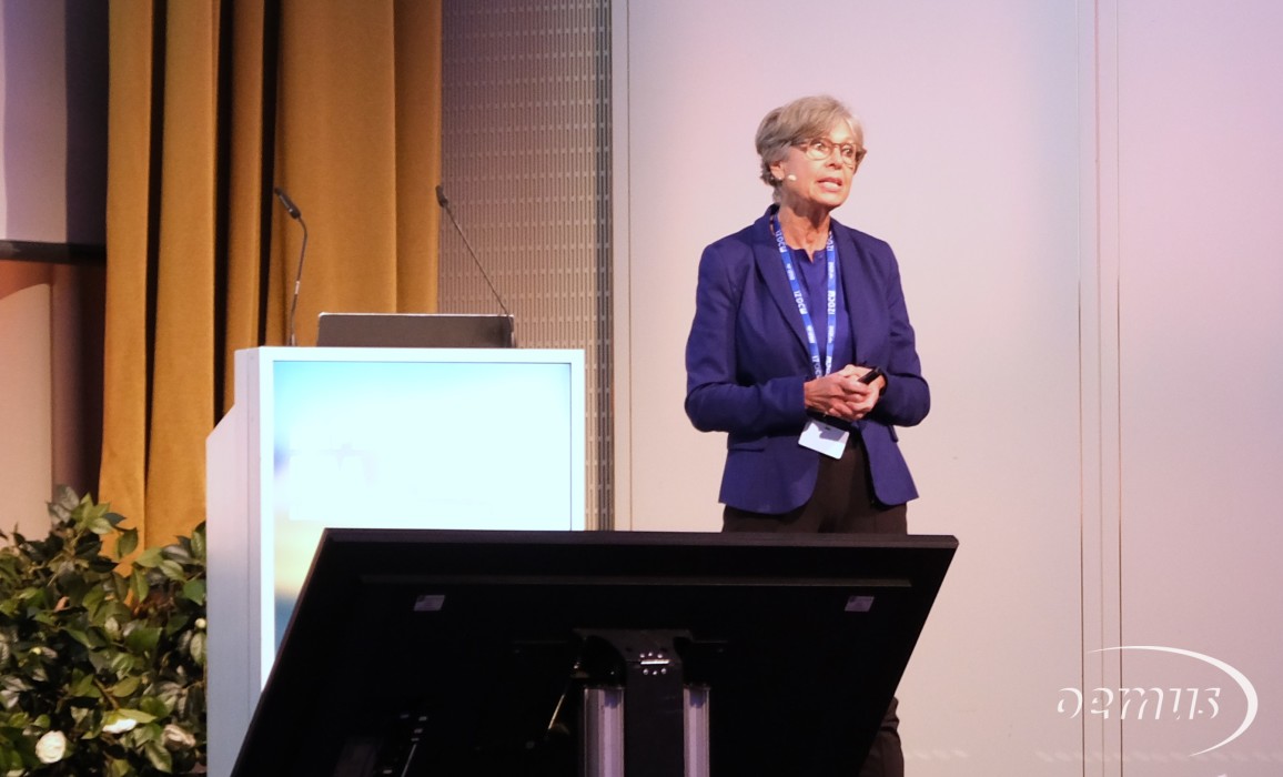 Dr. Elisabeth Jacobi-Gresser thematisierte in ihrem Vortrag das Thema "Immunologische Effekte bei Implantaten aus Titan und Zirkonoxid". 