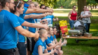 Laufen bis der Asphalt brennt: OEMUSianer rocken Firmenlauf