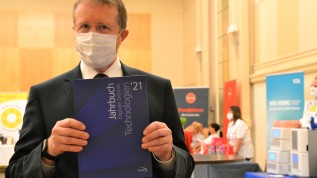 13. DDT in Düsseldorf: Digitale Umsetzung von Zahnersatz im Team Praxis und Labor